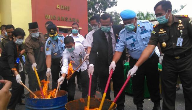 Kejari  Batam Musnahkan Barang Bukti Setahun Terakhir